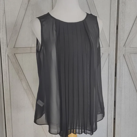 Loft Black Sleeveless Pleated Blouse - Picture 1 of 16